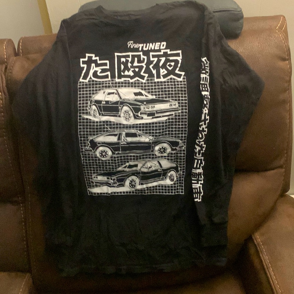 Brand: Empyre, Size: Small, Main Color: Black, Secondary Color: White